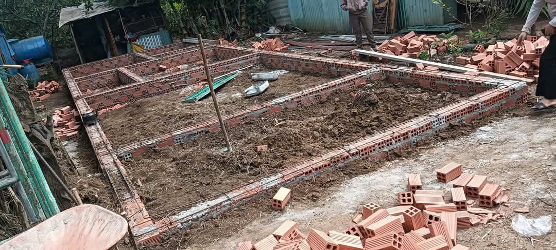 Công trình nhà đang ở giai đoạn hoàn thành đà móng nhà